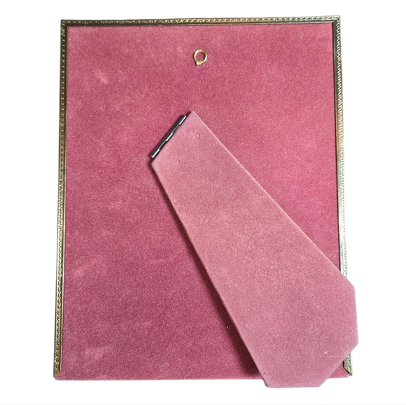 Heirloom VTG Stand or Hang Velvet Backed Brass 8"X10" Photo Frame 10.125"X8.125" - Picture 9 of 11